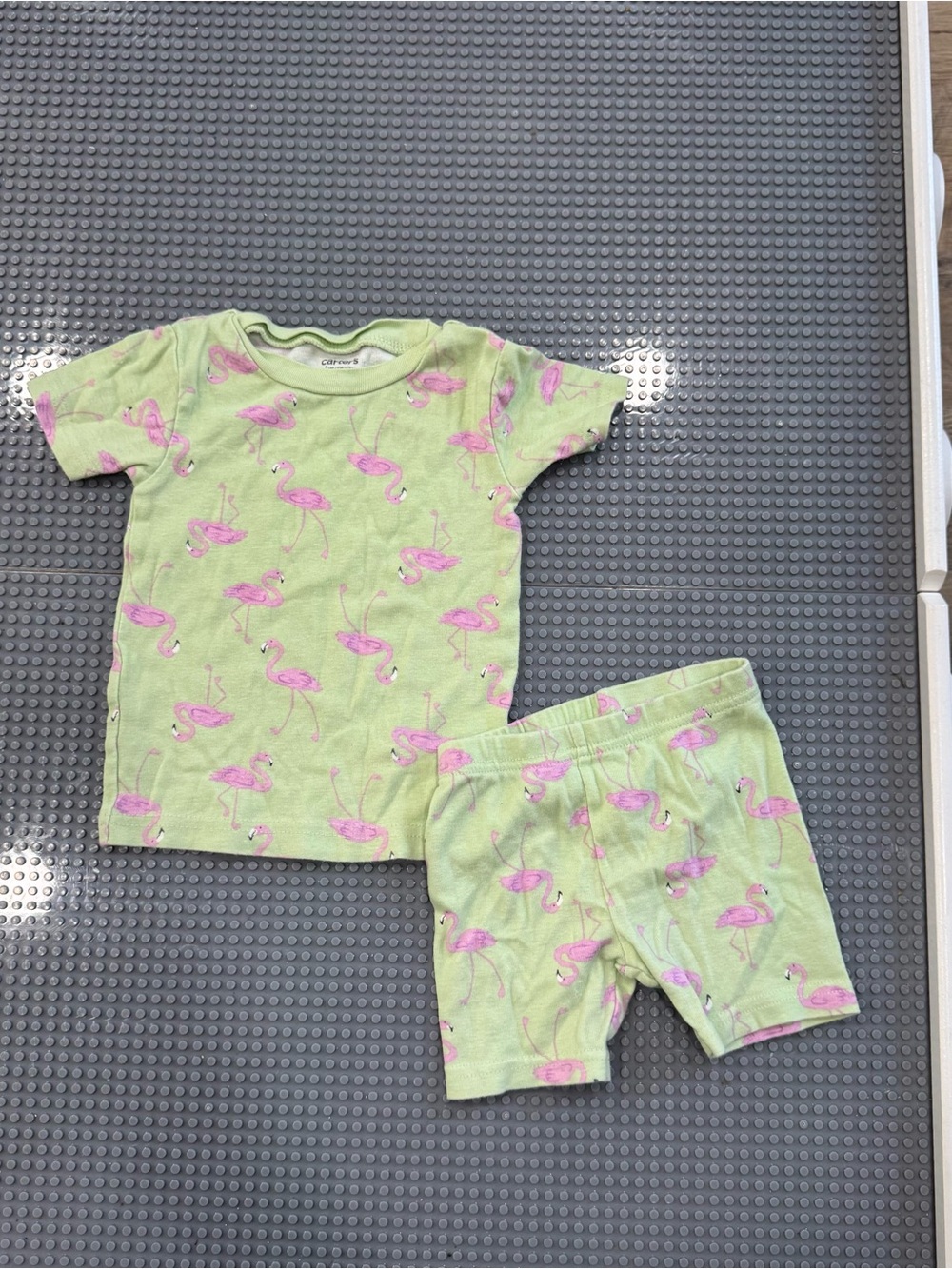 Carter’s short sleeve top with short size 18 month